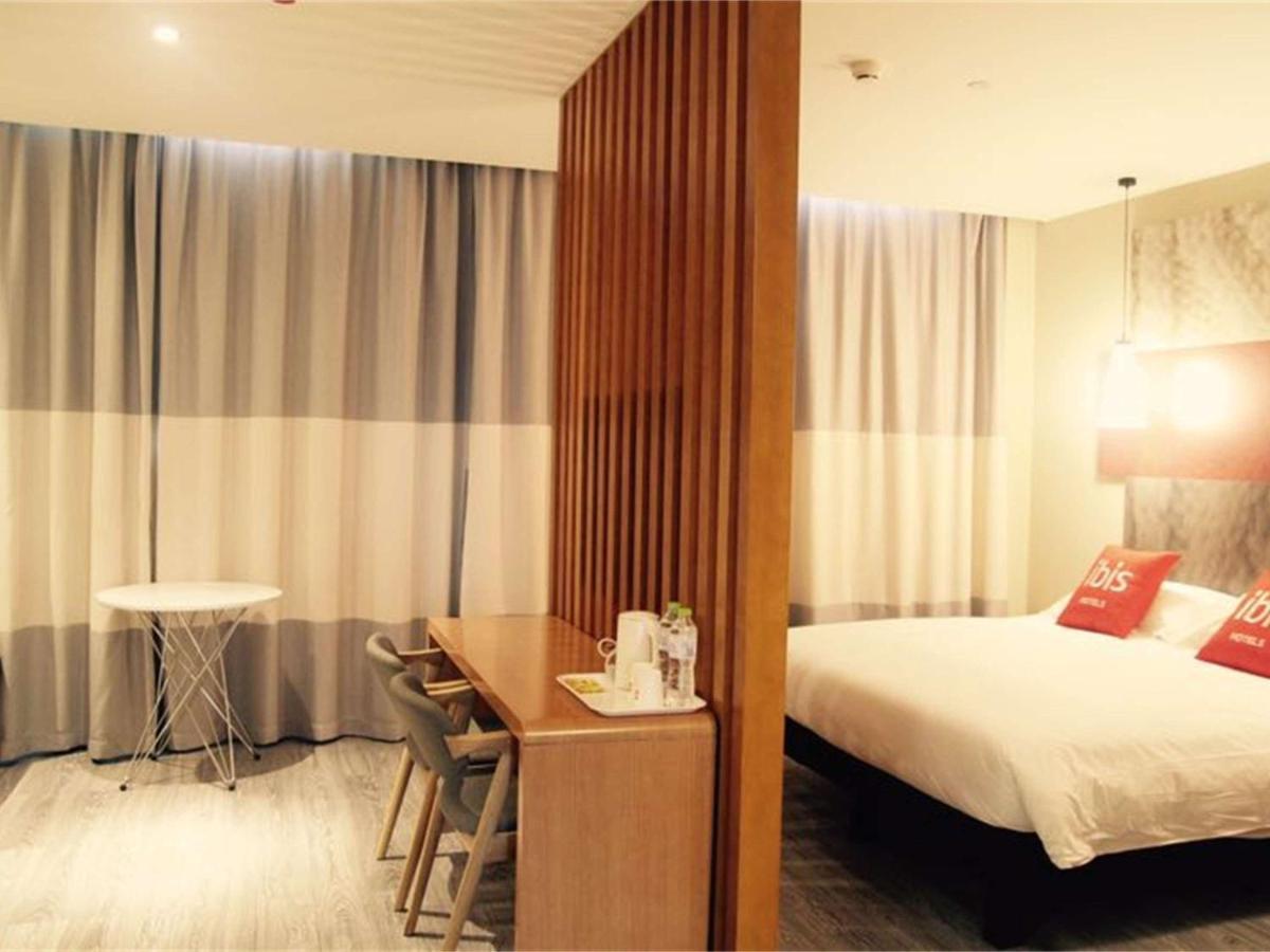 Ibis Chengdu Meizhou Center Eksteriør bilde